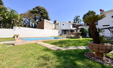 CASA DE UN NIVEL CON DEPARTAMENTO INDEPENDIENTE EN ACAPATZINGO, CUERNAVACA