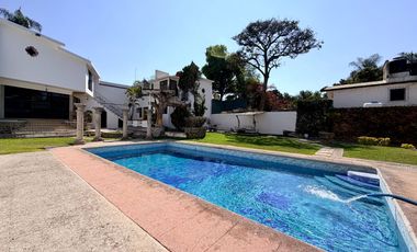 CASA DE UN NIVEL CON DEPARTAMENTO INDEPENDIENTE EN ACAPATZINGO, CUERNAVACA