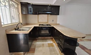 Casa en RENTA dentro de coto en URBI QUINTA MONTECARLO en Tonalá