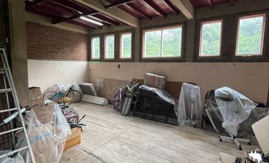 JUAL CEPAT, Rumah 3 Lantai LT 204m² – View Hijau + Air Mata Air, Value Jarang di Harga 1,5M