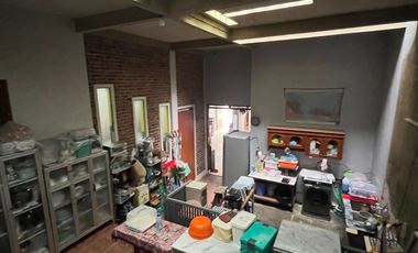 JUAL CEPAT, Rumah 3 Lantai LT 204m² – View Hijau + Air Mata Air, Value Jarang di Harga 1,5M