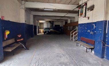 BODEGA EN OBLATOS (1,200 m2 a 4 cuadras del CENTRO MÉDICO NACIONAL DE OCCIDENTE IMSS), GUADALAJARA, JAL.