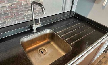 Renta departamento amueblado con 2 habitaciones, 2 baños, 2 cajones de estacionamiento.