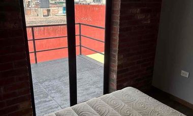 Renta departamento amueblado con 2 habitaciones, 2 baños, 2 cajones de estacionamiento.