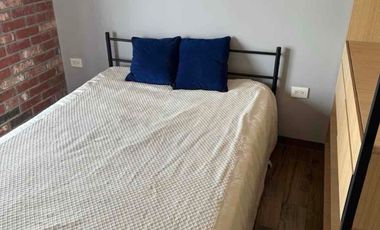 Renta departamento amueblado con 2 habitaciones, 2 baños, 2 cajones de estacionamiento.