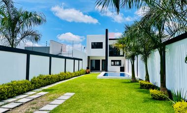 CASA NUEVA EN VENTA CON 6 HABITACIONES, ALBERCA Y JARDIN EN FRACCIONAMIENTBRISAS, CUERNAVACA, MORELOS