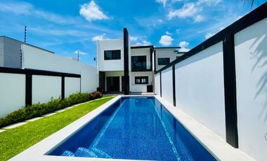 CASA NUEVA EN VENTA CON 6 HABITACIONES, ALBERCA Y JARDIN EN FRACCIONAMIENTBRISAS, CUERNAVACA, MORELOS