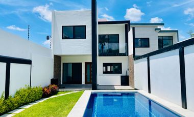 CASA NUEVA EN VENTA CON 6 HABITACIONES, ALBERCA Y JARDIN EN FRACCIONAMIENTBRISAS, CUERNAVACA, MORELOS