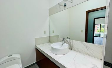 CASA NUEVA EN VENTA CON 6 HABITACIONES, ALBERCA Y JARDIN EN FRACCIONAMIENTBRISAS, CUERNAVACA, MORELOS