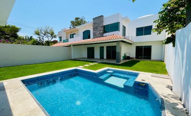 CASA NUEVA CON 4 HABITACIONES, ALBERCA Y JARDIN DENTRO DE FRACCIONAMIENTO EN XOCHITEPEC, MORELOS