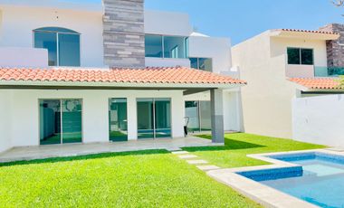 CASA NUEVA CON 4 HABITACIONES, ALBERCA Y JARDIN DENTRO DE FRACCIONAMIENTO EN XOCHITEPEC, MORELOS