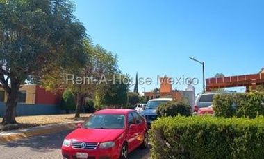 Casa en Condominio en Venta en Cuautitlán Izcalli, Av. Paseo del Alba, con Dos Niveles y Tres Recámaras #26-2665 AVC