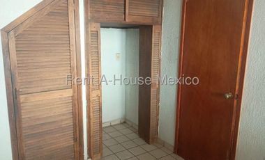 Casa en Condominio en Venta en Cuautitlán Izcalli, Av. Paseo del Alba, con Dos Niveles y Tres Recámaras #26-2665 AVC