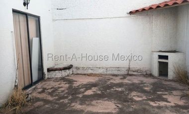 Casa en Condominio en Venta en Cuautitlán Izcalli, Av. Paseo del Alba, con Dos Niveles y Tres Recámaras #26-2665 AVC