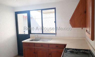 Casa en Condominio en Venta en Cuautitlán Izcalli, Av. Paseo del Alba, con Dos Niveles y Tres Recámaras #26-2665 AVC