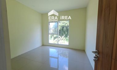 RUMAH BARU 2 LANTAI + TANAH DIJUAL DI SOLO BARAT DEKAT WADUK CENGKLIK DAN BANDARA ADI SOEMARMO