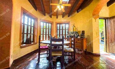 Residencia de Ensueño en Tepoztlán con Vistas a la Montaña y Privacidad Total