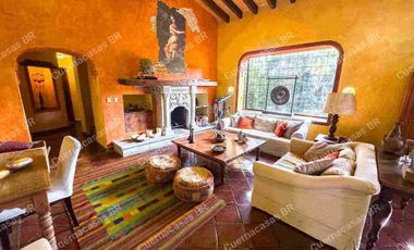 Residencia de Ensueño en Tepoztlán con Vistas a la Montaña y Privacidad Total