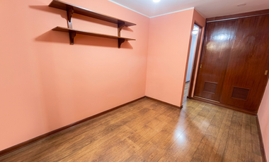 🏡 Vendo casa en una de las zonas más prácticas y en crecimiento de Santiago de Surco ✨