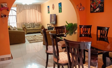 🏡 Vendo casa en una de las zonas más prácticas y en crecimiento de Santiago de Surco ✨