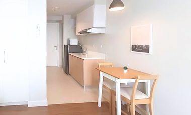 STUDIO WITH NICE VIEW AT THE ARTON BY ROCKWELL — BRAND NEW AT ₱25K