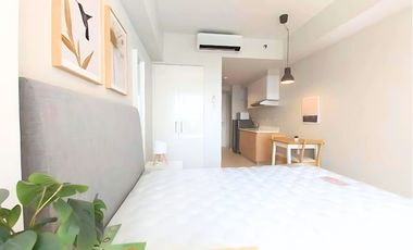 STUDIO WITH NICE VIEW AT THE ARTON BY ROCKWELL — BRAND NEW AT ₱25K