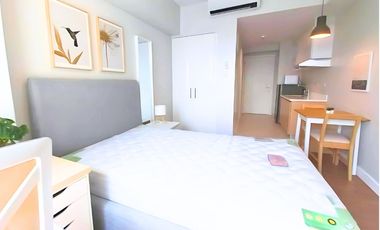 STUDIO WITH NICE VIEW AT THE ARTON BY ROCKWELL — BRAND NEW AT ₱25K