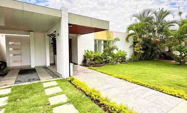 Casa 1 piso Remodelada y ampliada hacienda el castillo