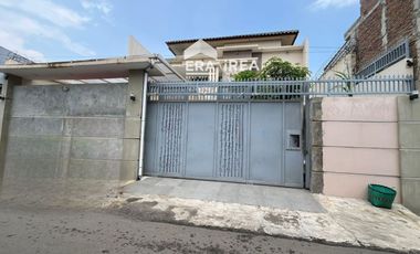 RUMAH MEWAH 2 LANTAI DIJUAL DI SOLO DEKAT KAMPUS UNISRI DAN PASAR NUSUKAN