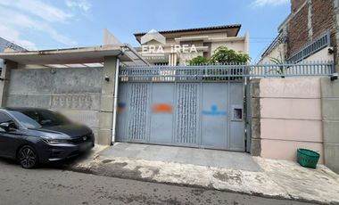 RUMAH MEWAH 2 LANTAI DIJUAL DI SOLO DEKAT KAMPUS UNISRI DAN PASAR NUSUKAN