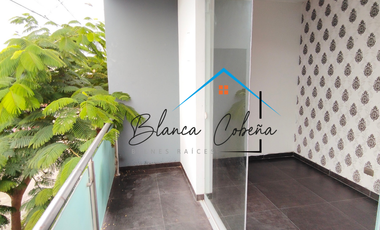 Venta de Amplia Casa de 3 pisos, 6 habitaciones en Los Cedros Chorrillos