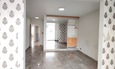 Venta de Amplia Casa de 3 pisos, 6 habitaciones en Los Cedros Chorrillos