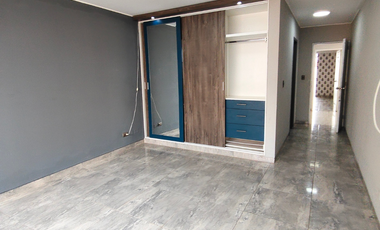 Venta de Amplia Casa de 3 pisos, 6 habitaciones en Los Cedros Chorrillos