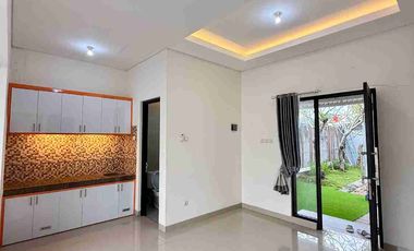 Rumah baru minimalis modern dalam perumahan elite dekat Kota Gedhe
