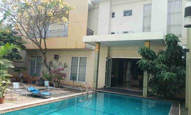 Rumah luas dgn fasilitas kolam renang di Perumahan Lingkar Asri Jatibening Bekasi