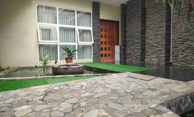 Rumah luas dgn fasilitas kolam renang di Perumahan Lingkar Asri Jatibening Bekasi