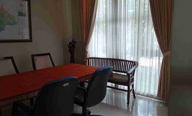 Rumah luas dgn fasilitas kolam renang di Perumahan Lingkar Asri Jatibening Bekasi