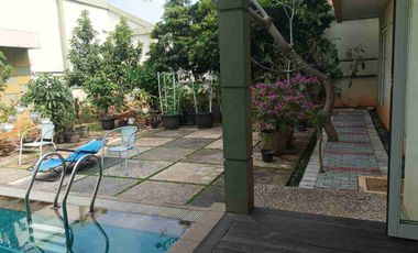 Rumah luas dgn fasilitas kolam renang di Perumahan Lingkar Asri Jatibening Bekasi