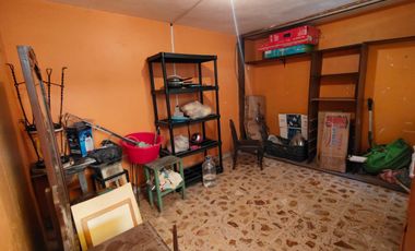 Se vende propiedad con 6 departamentos y local comercial