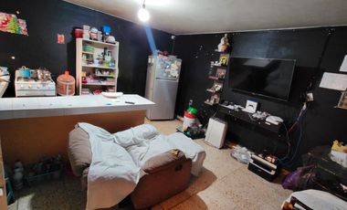Se vende propiedad con 6 departamentos y local comercial