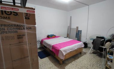Se vende propiedad con 6 departamentos y local comercial