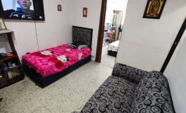 Se vende propiedad con 6 departamentos y local comercial
