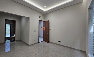 Lokasi strategis! Brand New Modern Minimalis Dijual Rumah Jelambar Kavling Polri 2,5 Lantai Unfurnish Grogol jakarta barat