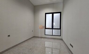 Lokasi strategis! Brand New Modern Minimalis Dijual Rumah Jelambar Kavling Polri 2,5 Lantai Unfurnish Grogol jakarta barat