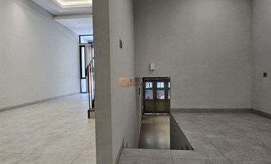 Lokasi strategis! Brand New Modern Minimalis Dijual Rumah Jelambar Kavling Polri 2,5 Lantai Unfurnish Grogol jakarta barat