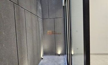 Lokasi strategis! Brand New Modern Minimalis Dijual Rumah Jelambar Kavling Polri 2,5 Lantai Unfurnish Grogol jakarta barat