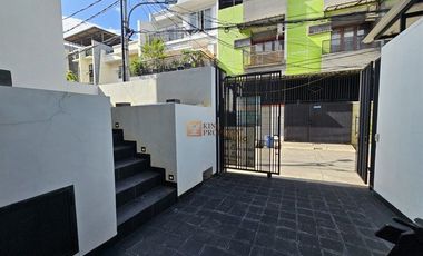 Lokasi strategis! Brand New Modern Minimalis Dijual Rumah Jelambar Kavling Polri 2,5 Lantai Unfurnish Grogol jakarta barat