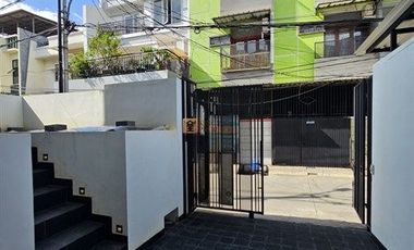 Lokasi strategis! Brand New Modern Minimalis Dijual Rumah Jelambar Kavling Polri 2,5 Lantai Unfurnish Grogol jakarta barat