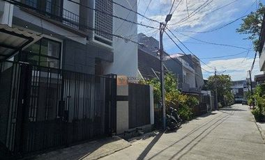 Lokasi strategis! Brand New Modern Minimalis Dijual Rumah Jelambar Kavling Polri 2,5 Lantai Unfurnish Grogol jakarta barat