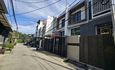 Lokasi strategis! Brand New Modern Minimalis Dijual Rumah Jelambar Kavling Polri 2,5 Lantai Unfurnish Grogol jakarta barat
